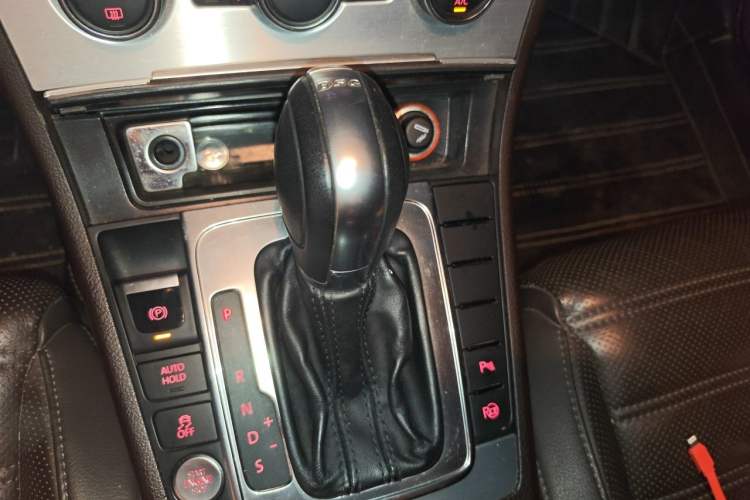 Used Volkswagen FAW-Volkswagen CC 2016 1.8TSI Luxury Model Gear Lever