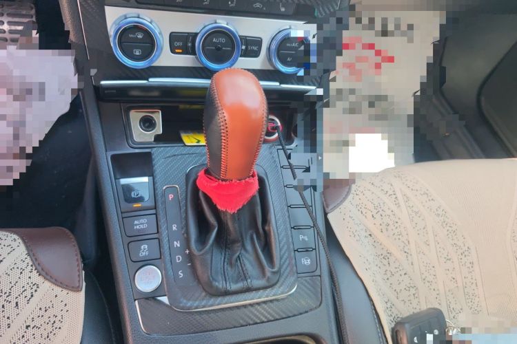 Used Volkswagen FAW-Volkswagen CC 2016 2.0 TSI Luxury Model Gear Lever