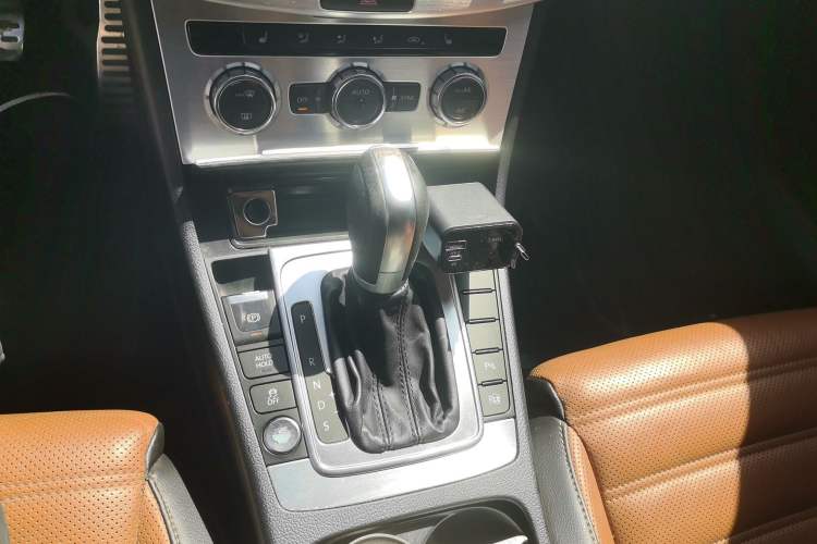 Used Volkswagen FAW-Volkswagen CC 2016 1.8TSI Luxury Model Gear Lever