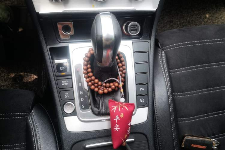 Used Volkswagen FAW-Volkswagen CC 2016 2.0 TSI Luxury Model Gear Lever