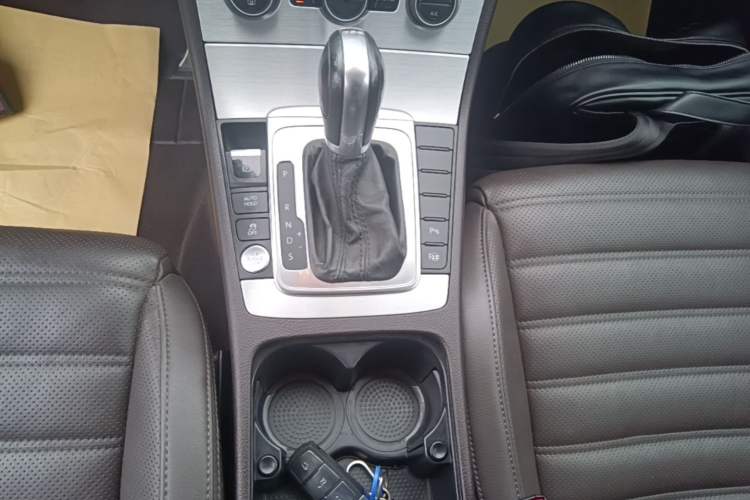 Used Volkswagen FAW-Volkswagen CC 2016 1.8TSI Luxury Model Gear Lever