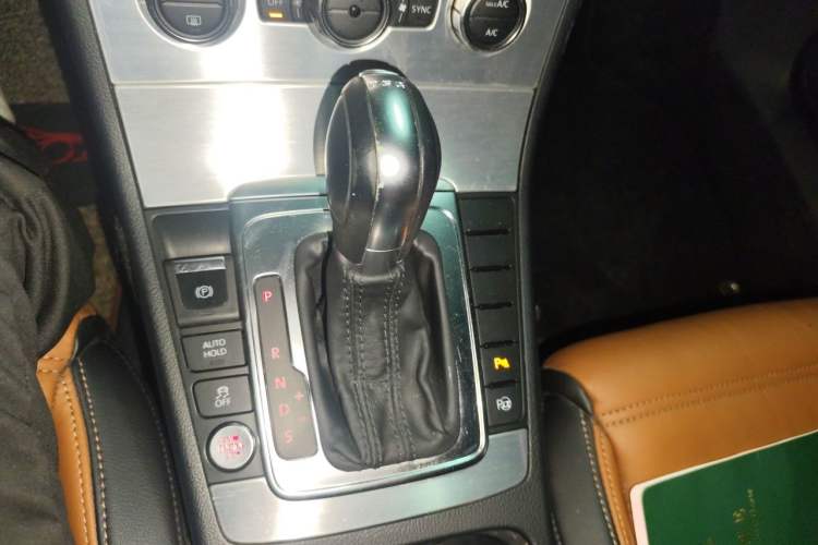 Used Volkswagen FAW-Volkswagen CC 2016 1.8TSI Luxury Model Gear Lever