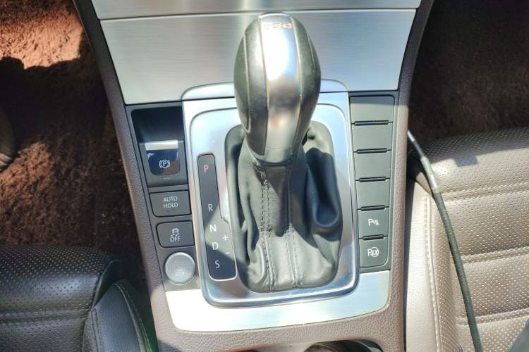 Used Volkswagen FAW-Volkswagen CC 2016 1.8TSI Luxury Model Gear Lever
