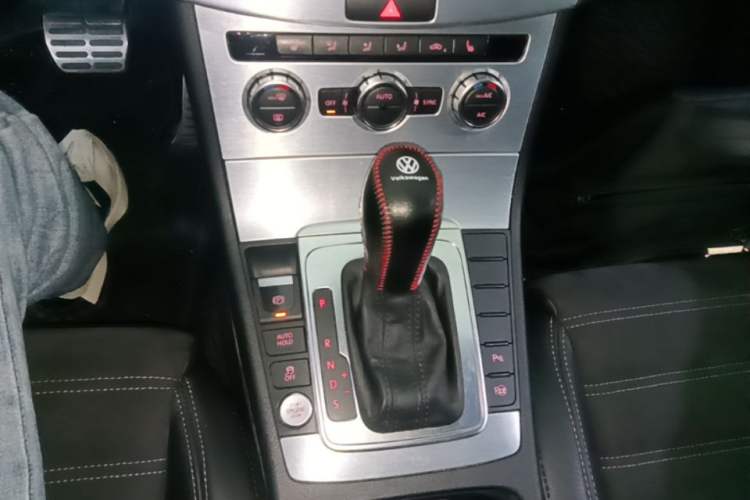 Used Volkswagen FAW-Volkswagen CC 2016 2.0 TSI Luxury Model Gear Lever