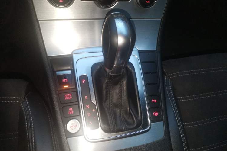 Used Volkswagen FAW-Volkswagen CC 2016 2.0 TSI Luxury Model Gear Lever