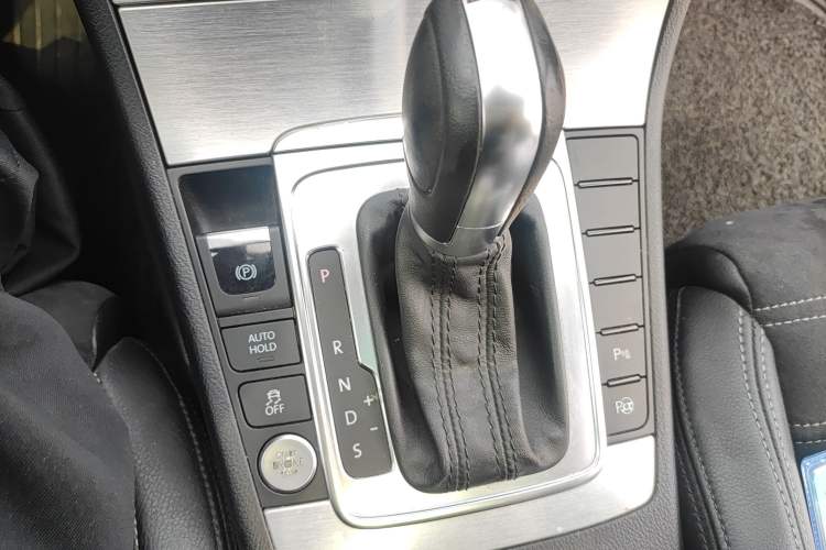 Used Volkswagen FAW-Volkswagen CC 2016 1.8TSI Luxury Model Gear Lever