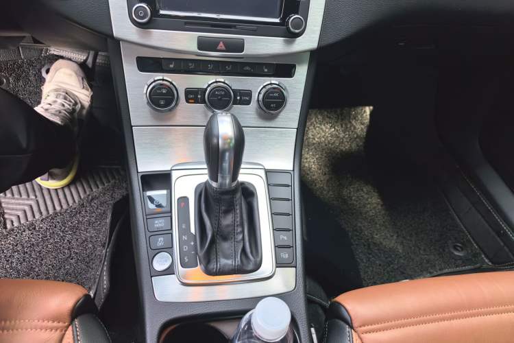 Used Volkswagen FAW-Volkswagen CC 2016 1.8TSI Luxury Model Gear Lever