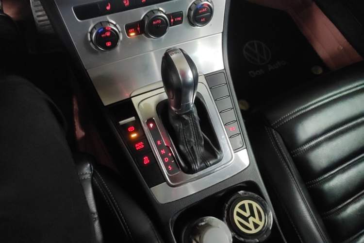 Used Volkswagen FAW-Volkswagen CC 2016 1.8TSI Prestige Model Gear Lever