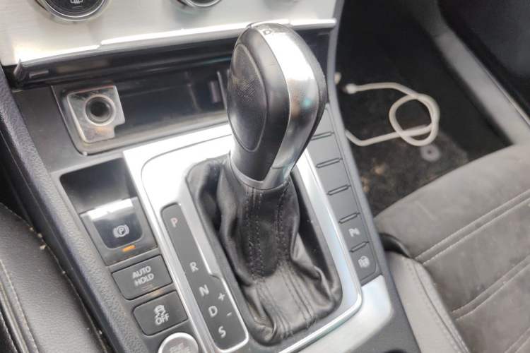 Used Volkswagen FAW-Volkswagen CC 2016 2.0 TSI Luxury Model Gear Lever