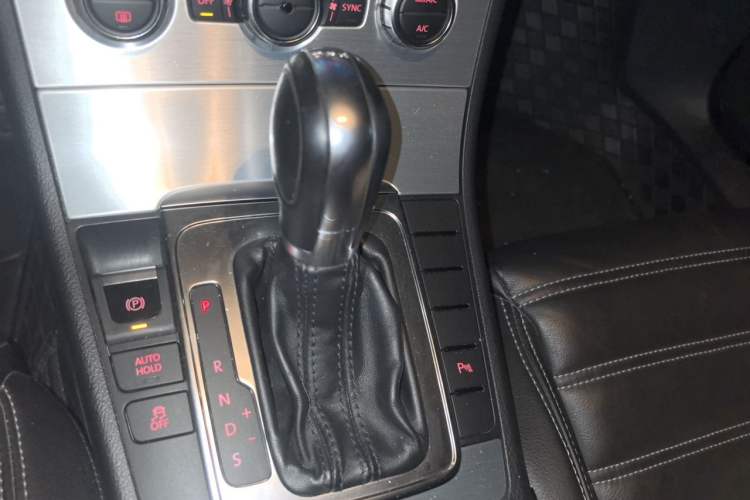 Used Volkswagen FAW-Volkswagen CC 2016 1.8TSI Prestige Model Gear Lever