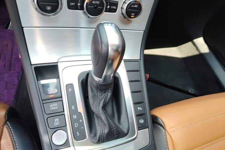 Used Volkswagen FAW-Volkswagen CC 2016 1.8TSI Luxury Model Gear Lever