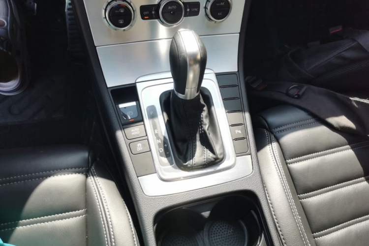 Used Volkswagen FAW-Volkswagen CC 2016 1.8TSI Prestige Model Gear Lever