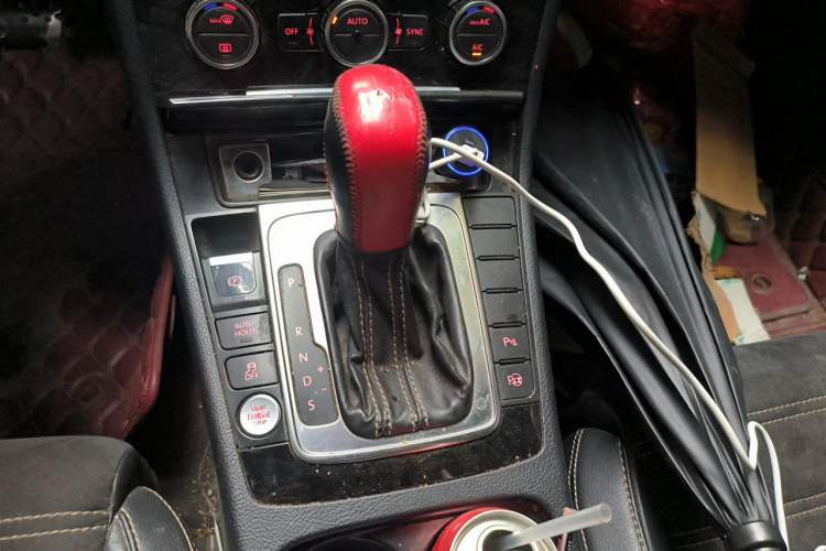 Used Volkswagen FAW-Volkswagen CC 2016 300TSI 25th Anniversary Edition Gear Lever