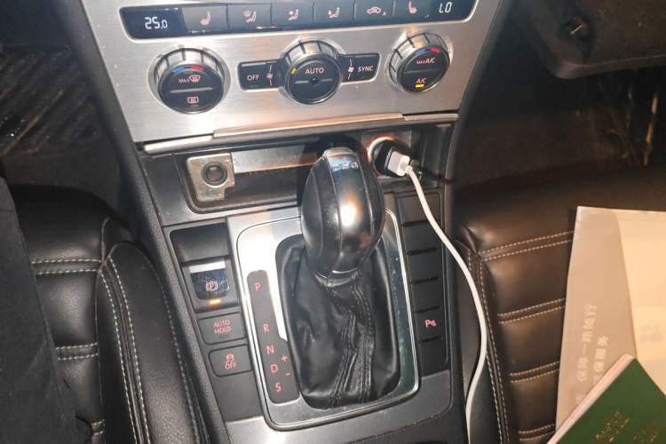 Used Volkswagen FAW-Volkswagen CC 2016 1.8TSI Prestige Model Gear Lever