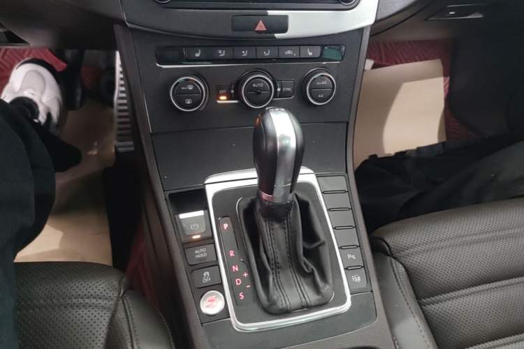 Used Volkswagen FAW-Volkswagen CC 2016 1.8TSI Luxury Model Gear Lever
