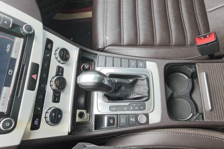 Used Volkswagen FAW-Volkswagen CC 2016 1.8TSI Luxury Model Gear Lever