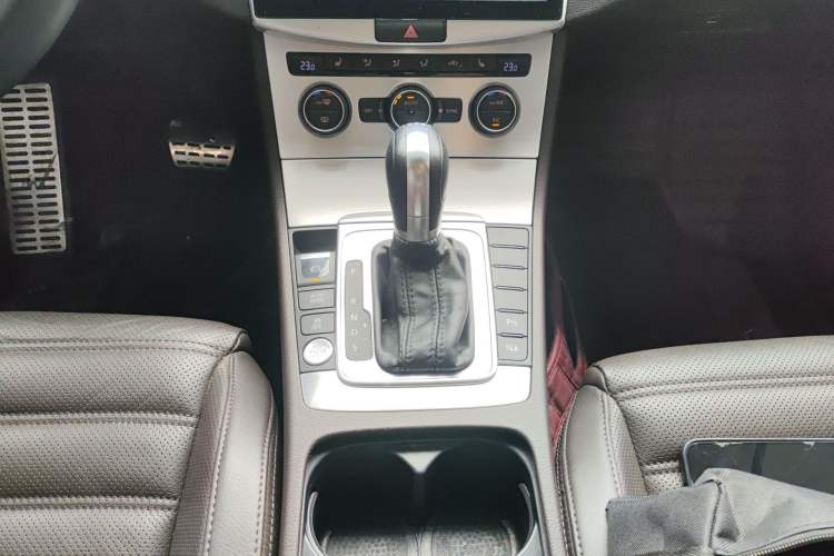 Used Volkswagen FAW-Volkswagen CC 2016 1.8TSI Luxury Model Gear Lever
