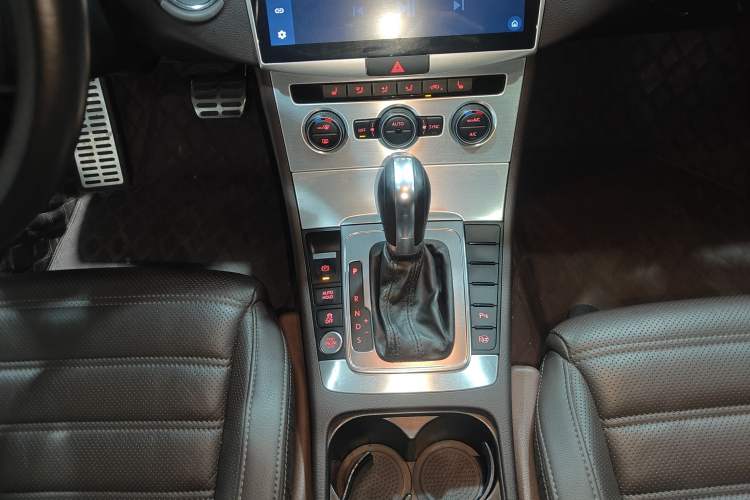 Used Volkswagen FAW-Volkswagen CC 2016 1.8TSI Luxury Model Gear Lever