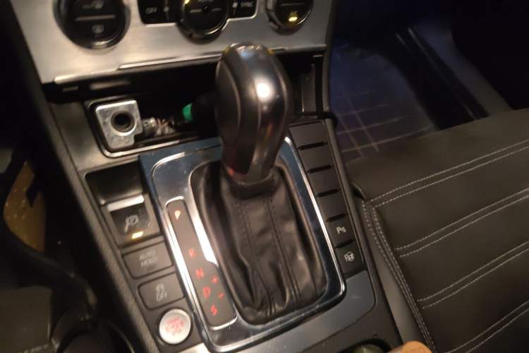 Used Volkswagen FAW-Volkswagen CC 2016 1.8TSI Luxury Model Gear Lever
