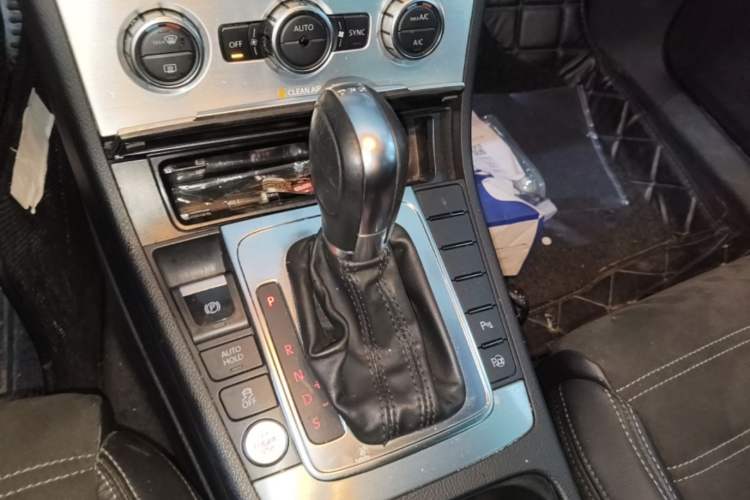 Used Volkswagen FAW-Volkswagen CC 2016 1.8TSI Luxury Model Gear Lever