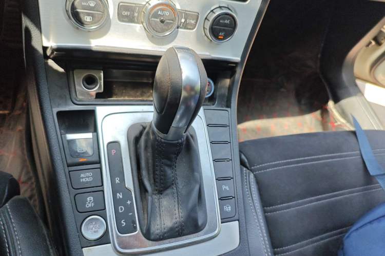 Used Volkswagen FAW-Volkswagen CC 2016 1.8TSI Luxury Model Gear Lever