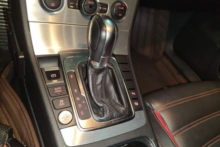 Used Volkswagen FAW-Volkswagen CC 2016 1.8TSI Luxury Model Gear Lever