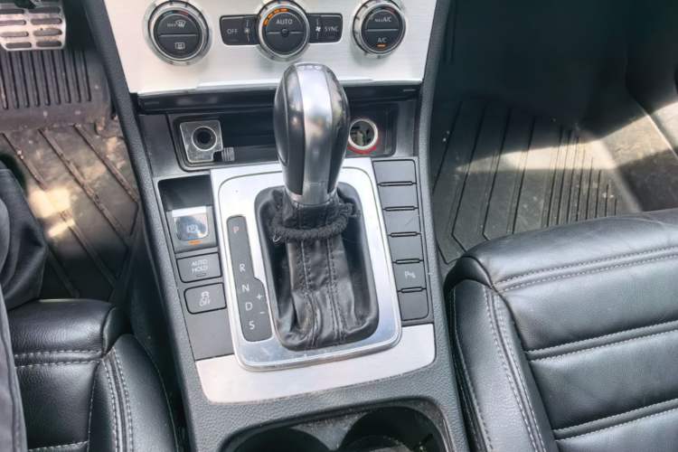 Used Volkswagen FAW-Volkswagen CC 2016 1.8TSI Prestige Model Gear Lever