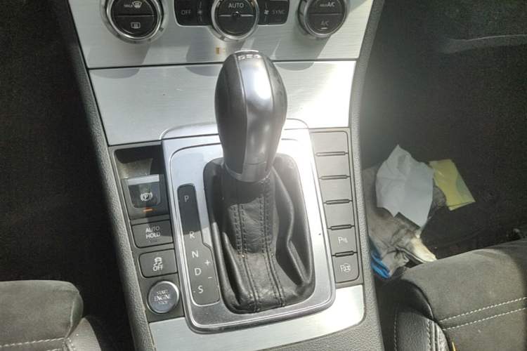 Used Volkswagen FAW-Volkswagen CC 2016 1.8TSI Luxury Model Gear Lever