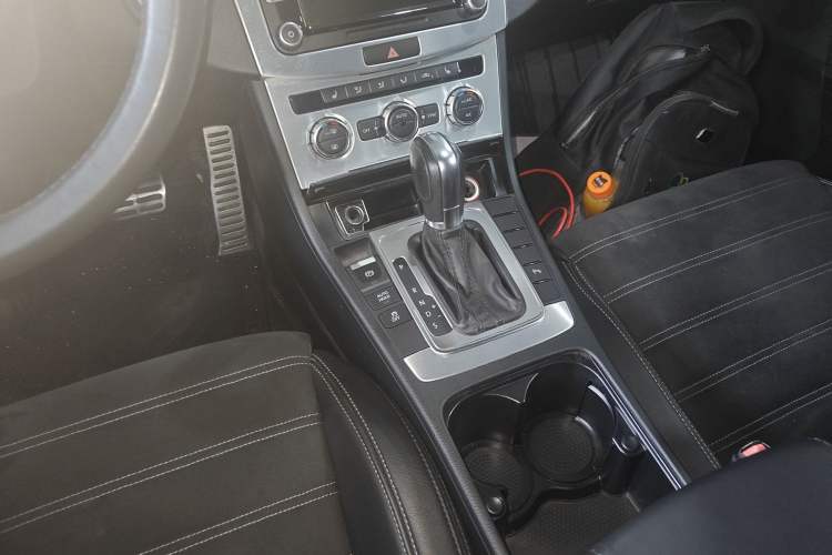 Used Volkswagen FAW-Volkswagen CC 2016 1.8TSI Luxury Model Gear Lever