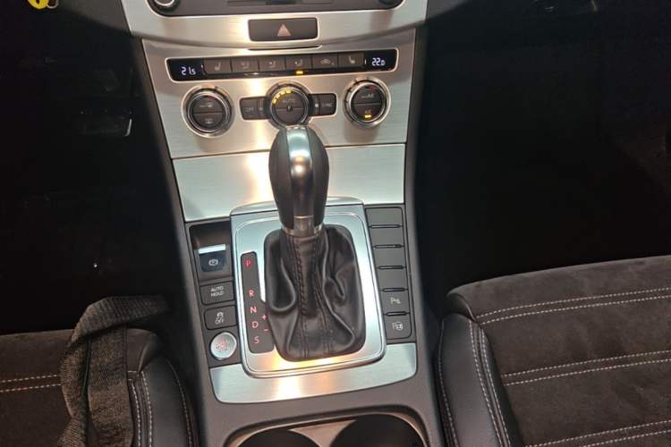 Used Volkswagen FAW-Volkswagen CC 2016 1.8TSI Luxury Model Gear Lever