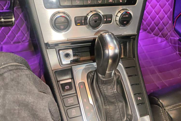 Used Volkswagen FAW-Volkswagen CC 2016 1.8TSI Prestige Model Gear Lever