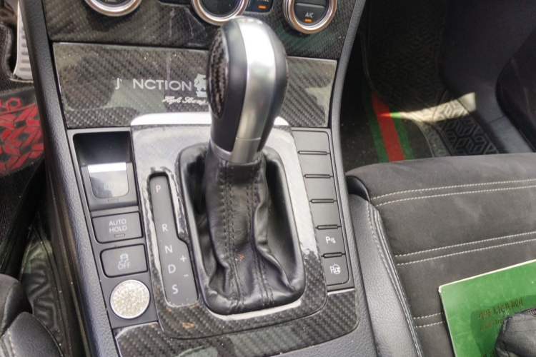 Used Volkswagen FAW-Volkswagen CC 2016 2.0 TSI Luxury Model Gear Lever