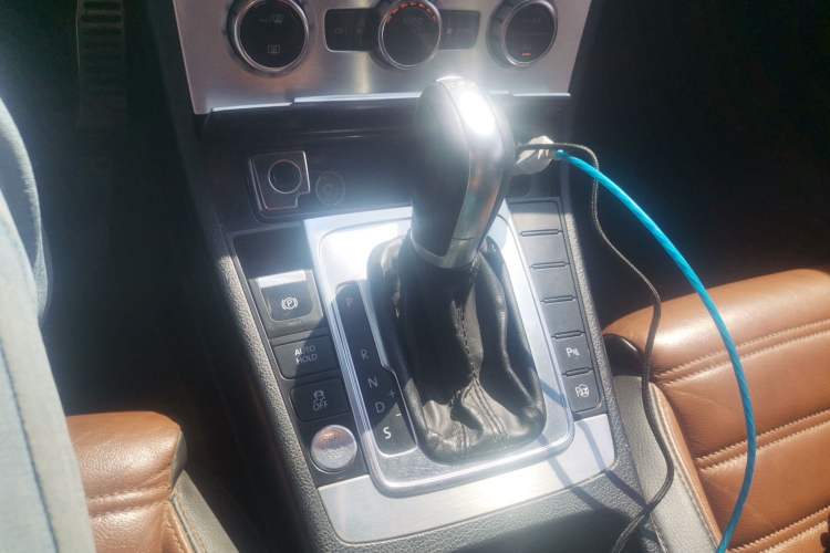 Used Volkswagen FAW-Volkswagen CC 2016 1.8TSI Luxury Model Gear Lever