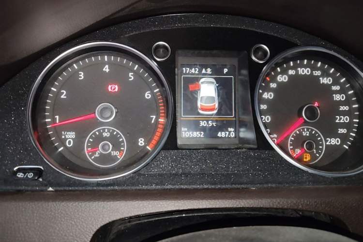 Used Volkswagen FAW-Volkswagen CC 2016 1.8TSI Luxury Model Instrument Cluster
