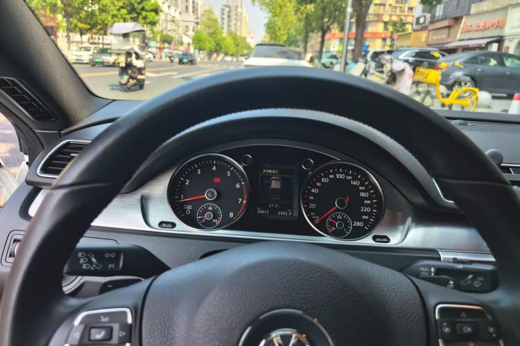 Used Volkswagen FAW-Volkswagen CC 2016 1.8TSI Luxury Model Instrument Cluster