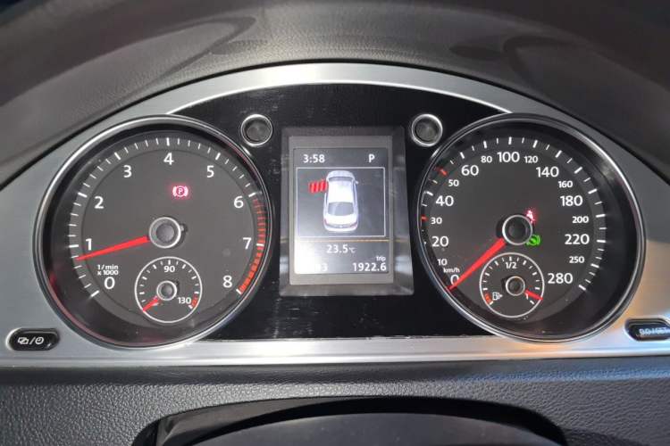 Used Volkswagen FAW-Volkswagen CC 2016 1.8TSI Luxury Model Instrument Cluster
