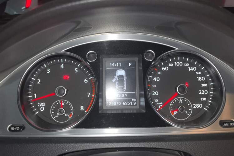 Used Volkswagen FAW-Volkswagen CC 2016 1.8TSI Prestige Model Instrument Cluster