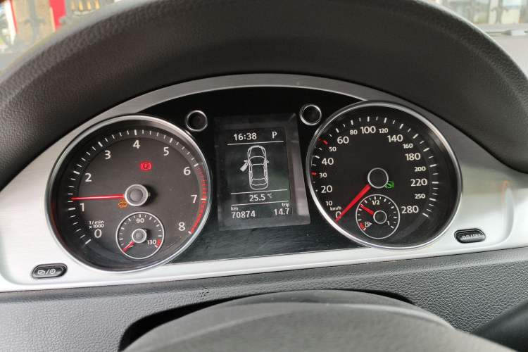 Used Volkswagen FAW-Volkswagen CC 2016 1.8TSI Luxury Model Instrument Cluster