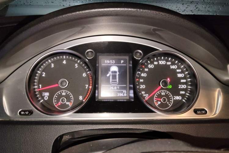 Used Volkswagen FAW-Volkswagen CC 2016 1.8TSI Prestige Model Instrument Cluster