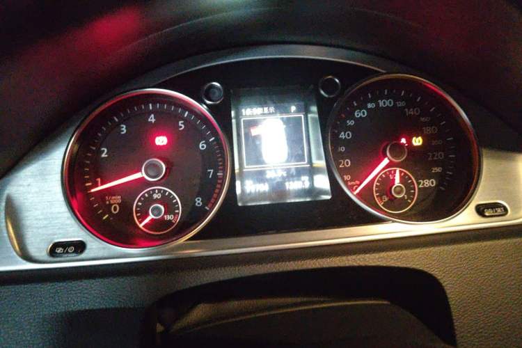 Used Volkswagen FAW-Volkswagen CC 2016 1.8TSI Luxury Model Instrument Cluster