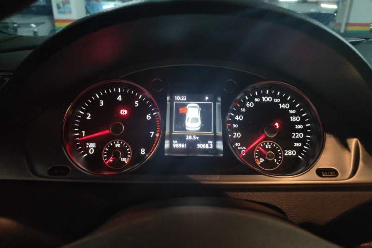 Used Volkswagen FAW-Volkswagen CC 2016 1.8TSI Luxury Model Instrument Cluster