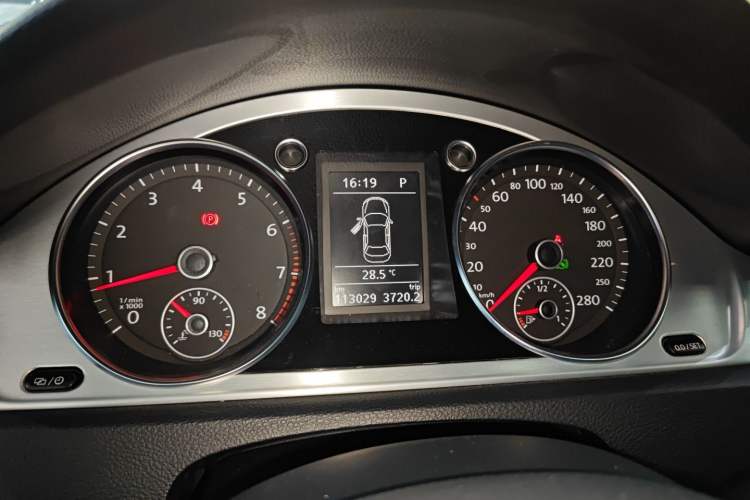 Used Volkswagen FAW-Volkswagen CC 2016 1.8TSI Luxury Model Instrument Cluster