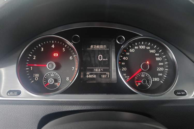 Used Volkswagen FAW-Volkswagen CC 2016 1.8TSI Luxury Model Instrument Cluster