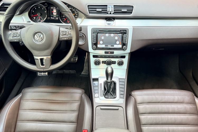 Used Volkswagen FAW-Volkswagen CC 2016 1.8TSI Luxury Model Interior 1
