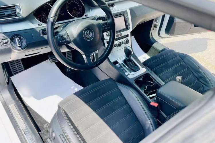 Used Volkswagen FAW-Volkswagen CC 2016 2.0 TSI Luxury Model Interior 1
