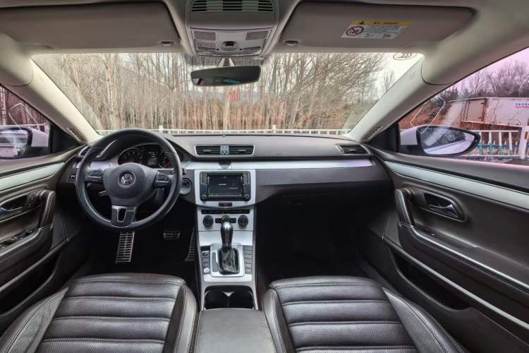 Used Volkswagen FAW-Volkswagen CC 2016 1.8TSI Luxury Model Interior 2