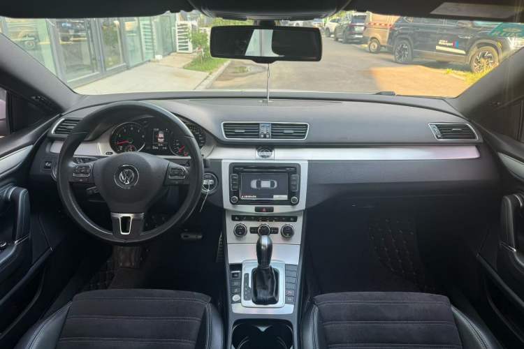 Used Volkswagen FAW-Volkswagen CC 2016 1.8TSI Luxury Model Interior 2