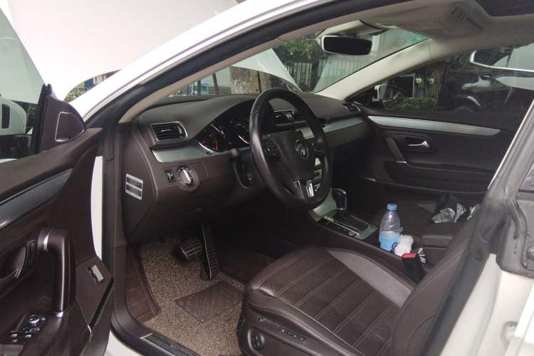 Used Volkswagen FAW-Volkswagen CC 2016 2.0 TSI Ultimate Edition Interior 3