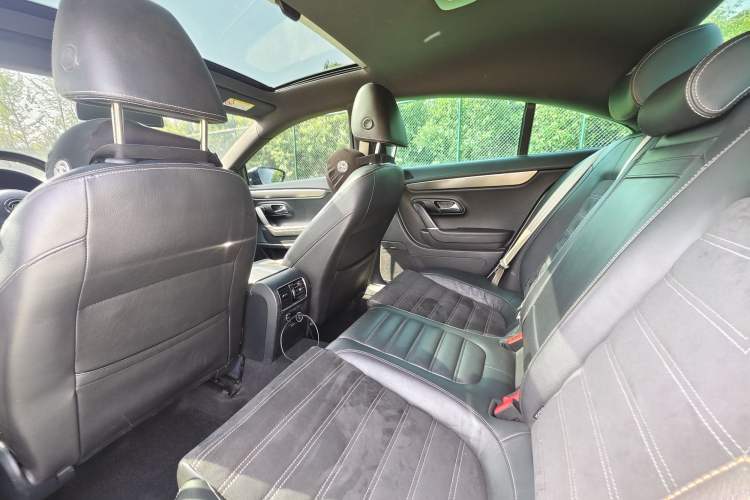 Used Volkswagen FAW-Volkswagen CC 2016 300TSI 25th Anniversary Edition Interior 3