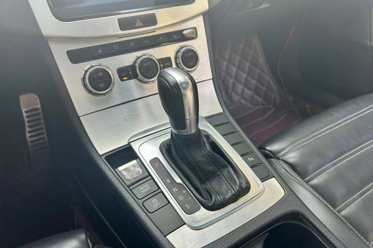 Used Volkswagen FAW-Volkswagen CC 2016 1.8TSI Prestige Model Interior 3
